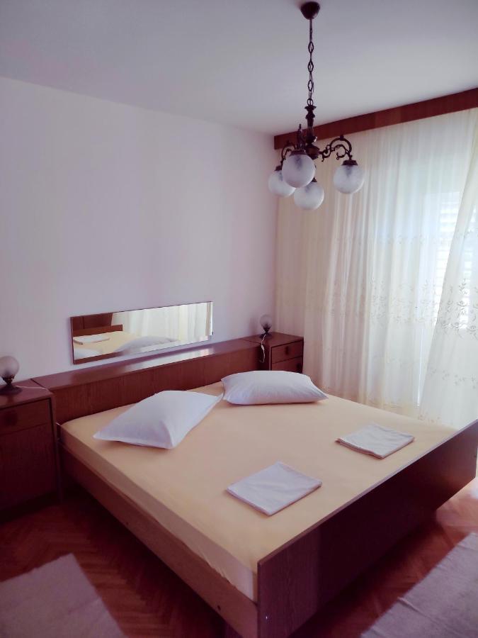 Apartman Antulov Srima Buitenkant foto