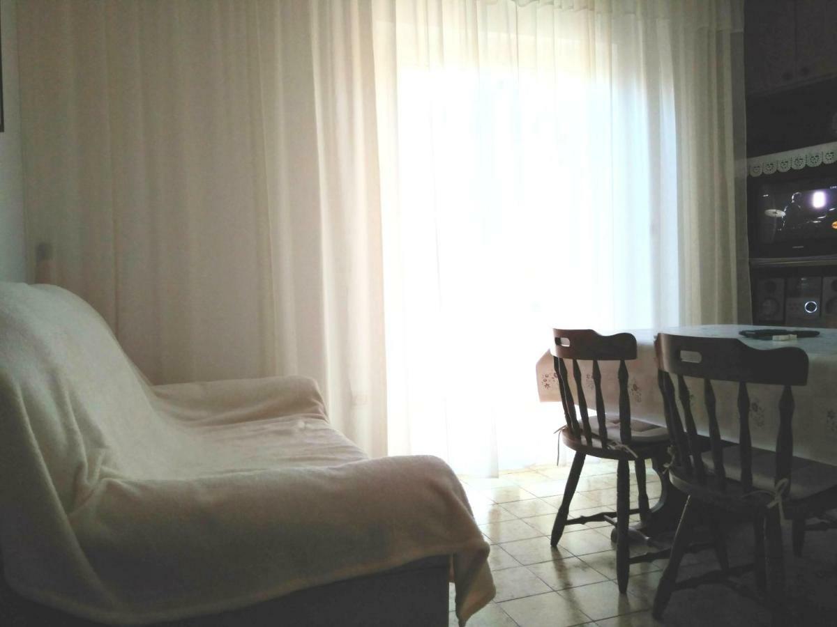 Apartman Antulov Srima Buitenkant foto